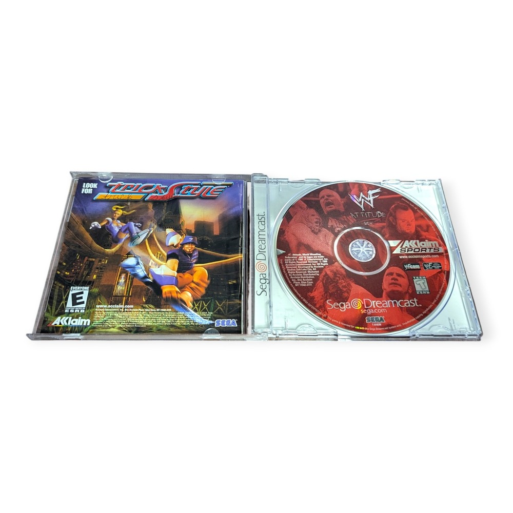 WWF Attitude Sega Dreamcast 1999 Wrestling Video Game Acclaim Sports CIB - Picture 3 of 9